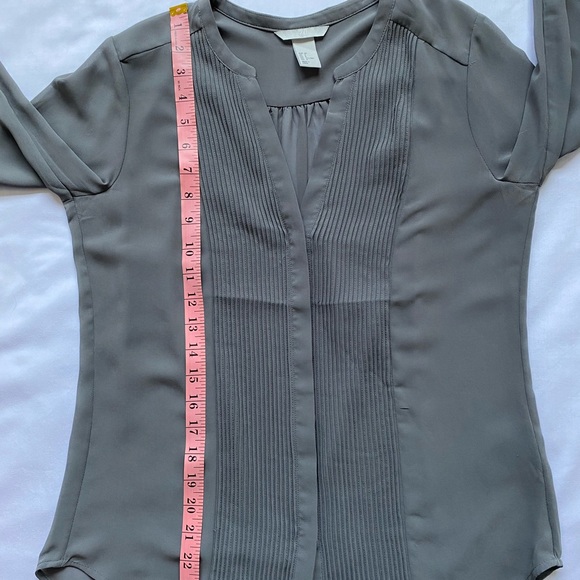 Terrific Gray H&M Blouse - Picture 9 of 10